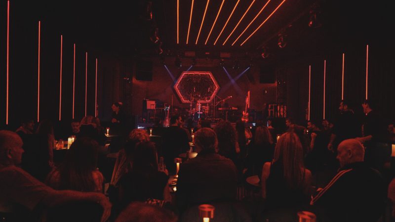 The lift - 1 (Horizontal)