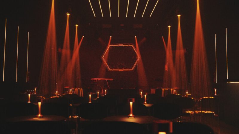 The lift - 5 (Vertical)