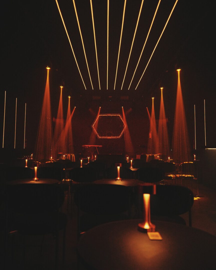 The lift - 5 (Vertical)